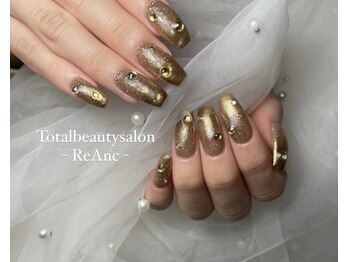 レアンシ(ReAnc)/ゴールドの華やかネイル