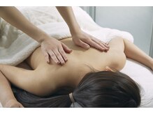 ミースプラス(me,as+)/6.美容液を塗り込みます