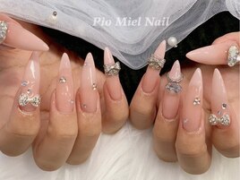 ピンクベージュ×ストーンネイル