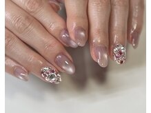 emona nailの雰囲気（シンプルだけじゃ物足りない方へ。大人のための上質な輝きを。）