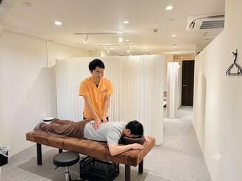 よろずや接骨院　稲田堤院の写真/つらい痛みや日々の疲れを解消したい方にオススメ♪腰痛/肩こり/眼精疲労など、どんなお悩みもお任せ下さい