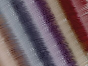ルクシア(Luxia)の写真/豊富な毛質からアナタにピッタリのまつげをご提案♪雰囲気やファッションに合わせて望み通りの目元を実現！