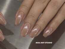 ネイルドットスタジオ 堺筋本町(NAIL DOT STUDIO)/ホワイトミラーで大人っぽネイル