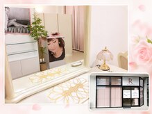 リタアイズ(RitaEyes)の雰囲気(ピンクのブラインドが目印です♪駐車場はサロン前です(2台)☆)