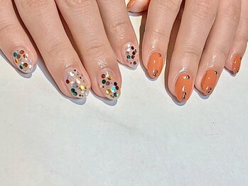 エリンカネイル バイ レシッド 武蔵小杉(erincanail by rcid)/デザインD/左右非対称ネイル