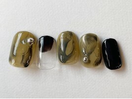 カーキ個性派ニュアンス