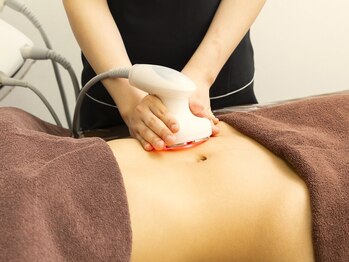 アヤエステティックサロン 綱島店(AYA)の写真/【座ると二段腹？】女性悩みランキング上位のぽっこり下腹・くびれがない方必見！理想の体型に導く★