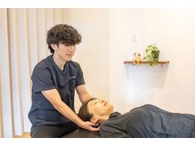 ゆったりとしたプラーベート空間で、施術を行います。