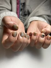 アオドットネイル(Ao. Nail)/左右別のデザインもOK