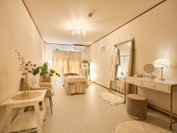 アカラ(Akala)/個室の施術ルーム