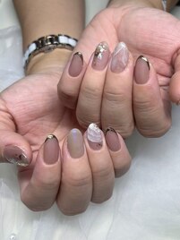 上品カラーのニュアンスネイル