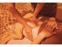 ジュノ(JUNO)/【8】施術～腸セラピー～