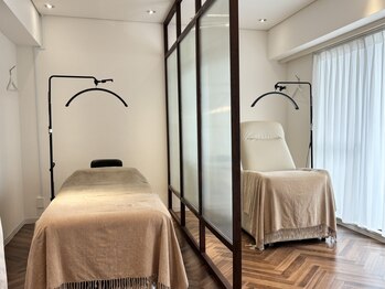 グロウ(glow)の写真/【まつ毛も心も整う、2席の隠れ家サロン】お一人おひとりに寄り添う、完全プライベートな施術体験をglowで