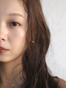 サロン エフ(salon f)の写真/【目元から印象美人】年齢を重ねても自分らしい美しさを大切にする女性へ。完全個室で繊細な技術をご提供。