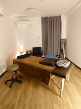 立川駅前 肩たたきの店/広々とした個室空間