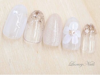 ラグジュアリー ネイルズ(Luxury Nails)/ふんわり＊フラワーNail