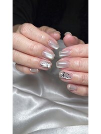 大人可愛いリボンネイル