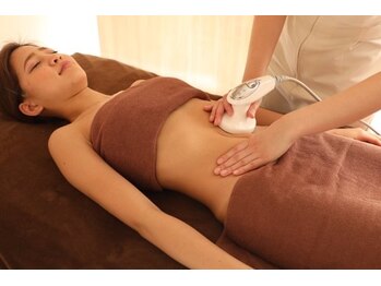 エステティックレイビス 弘前店(RAYVIS)の写真/健康美に着目した結果重視の本格痩身！
体組成計導入で悩みを数値化◎徹底的に分解・燃焼し理想の美ボディ