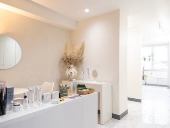 インパクト 岡山駅前サロン(IMPACT)/明るく落ち着ける空間