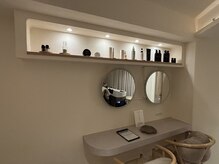 バルネア トウキョウ 青山店(BALNEA TOKYO)の雰囲気(施術後はゆっくりメイクブースで身支度を。)