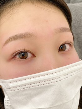 ミアコアイ バイ ビアンヴニュ 広島(Mia co eye by bienvenU)の写真/眉毛とまつ毛を同時にお手入れ♪トータルバランスを見ながら目元全体をデザイン★