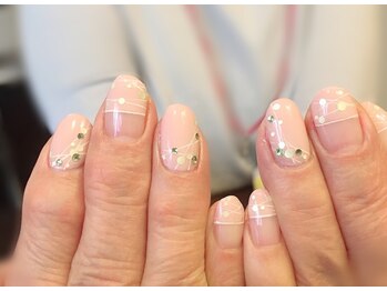 ネイル アンド ボディ ローサ(ROSA)/フレンチ＋ドット＆ラインネイル