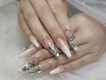 アリーズネイル(Ally's Nail)の写真/《緑区で希少な長さだしサロン》推し活ネイルやキラキラデザインもお任せください☆完全個室でくつろげる♪