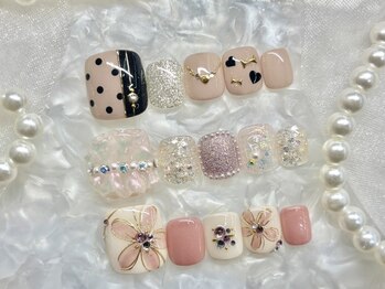 ネイルサロン メルナチュール 天神大名(Mere Nature)の写真/【定額フットデザイン】フットネイルも多数のサンプルからお気に入りのデザインに◎