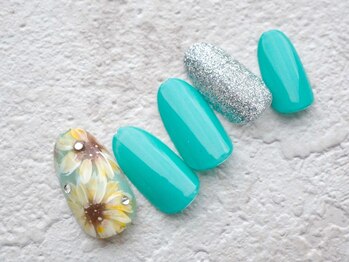 カトルナフ(quatre fois neuf)/手描き向日葵アートネイル