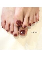 リッシュ トロワ(RICHE trois)/フラッシュレッド