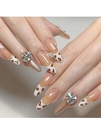 可愛いフレンチチップネイル