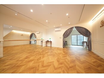 ブルモア(BLMORE)/ボディメイクスタジオ BLMORE