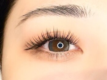 アーサス ヘアー デザイン 燕三条店(Ursus hair Design by HEAD LIGHT)の写真/当店人気No.1☆【オフ込 フラットラッシュ120本¥6300】柔らかく超軽量♪バラつきにくく綺麗に長持ち◎