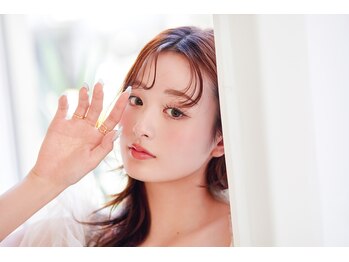 ラシーズ 天王寺店(La SHE's)の写真/≪何度でも同価格≫驚きの軽さと柔らかさで、ふさふさの印象的な目元になれるボリュームラッシュが大人気◎