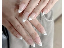 リュール(Lueur)/白フレンチで手元美人に/千葉