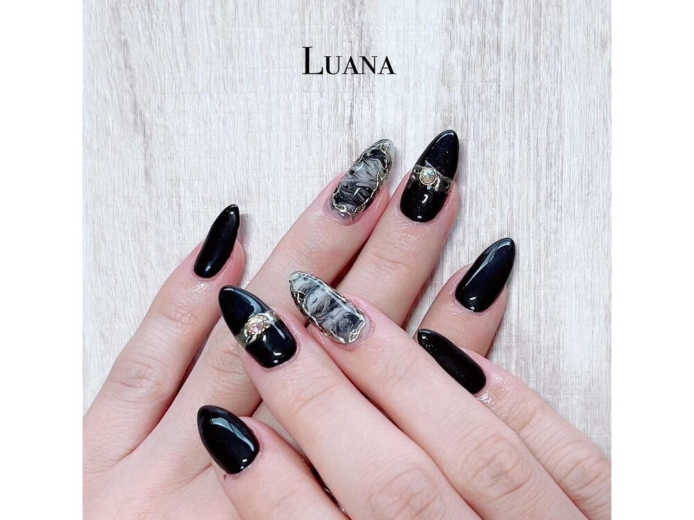 043】ハートスタッズ ネイルチップ モノトーン ブラック シンプル  