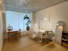 アイサロン 希(のぞみ)の雰囲気(木のぬくもりが感じられる落ち着いた店内)