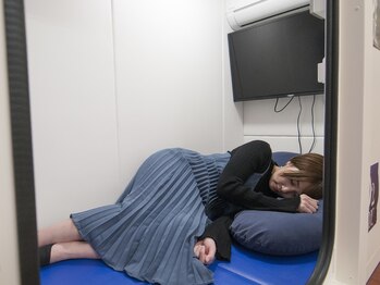 エディックス(EDIX)/ボックスの中では寝るのが一番！