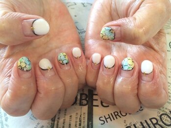 トータルサロン 白べぇーっ プラス/クーポンネイル♪