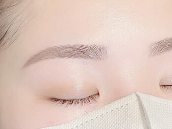 ウィ 太田(Oui)の写真/【すっぴん美人へ☆】キレイに整った眉で垢抜けた上品な印象に♪骨格に合わせた美眉をご提案！