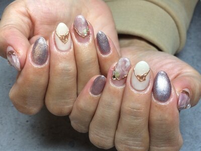 ナチュラルだけどお洒落で大人気★ニュアンスデザインネイル