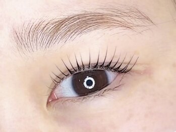 ブームワサダ(BOOM WASADA)の写真/潤んだ瞳で大人可愛く。パリジェンヌラッシュリフトで根元から立ち上げ、光を取り込むパッチリ目元へ★