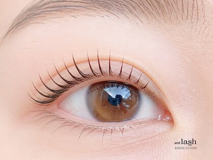 アンドラッシュ 駒込駅前店(and lash)の写真
