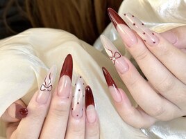 大人っぽいマグ赤フレンチネイル