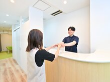 上本町骨盤整体院グッドの雰囲気（院内は明るく落ち着いた空間です【整体/腰痛/肩こり/産後骨盤】）