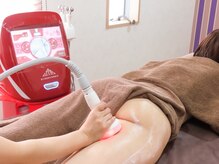 ニュートラルサム(Neutral×Sum)/ウルトラ痩身　太もも施術