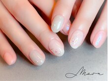 ムーン(Moon)の雰囲気（ラメ　乳白色　大人ネイル　上品ネイル）