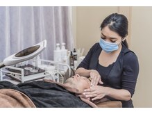 トランザット 六本木店(TransATT)/ 顔全体を整える小顔ケア
