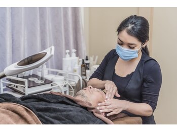 トランザット 六本木店(TransATT)/ 顔全体を整える小顔ケア