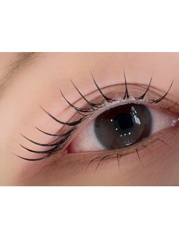 特別な日に合う華やかな目元にしたい